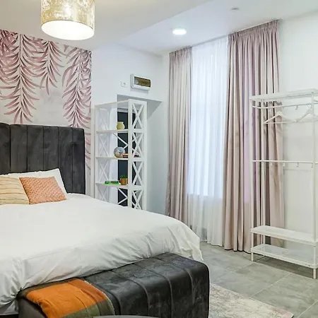 Apartment Paradise *